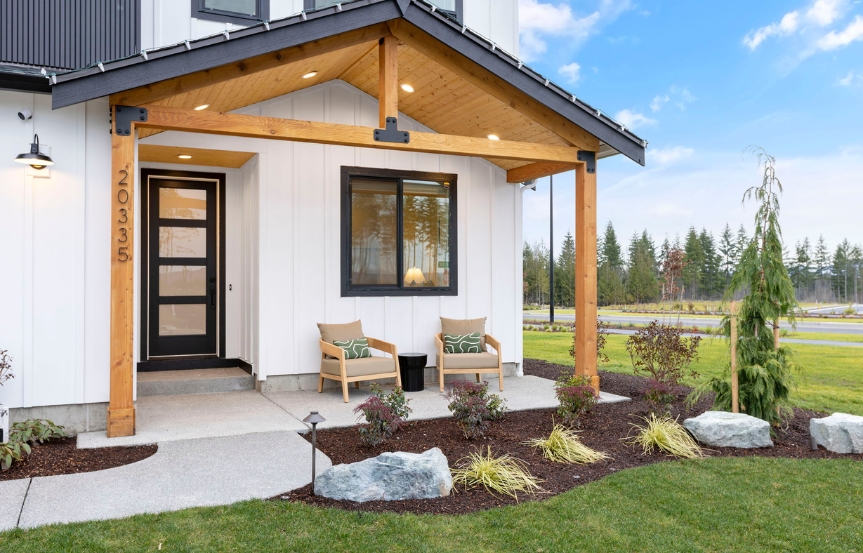 Holt-2618-front-porch