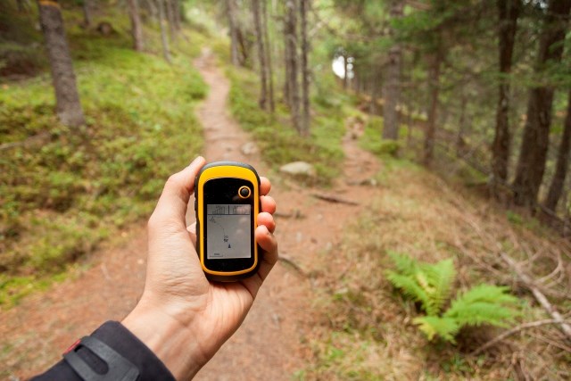 Geocaching iStock_000084668981_Large.jpg