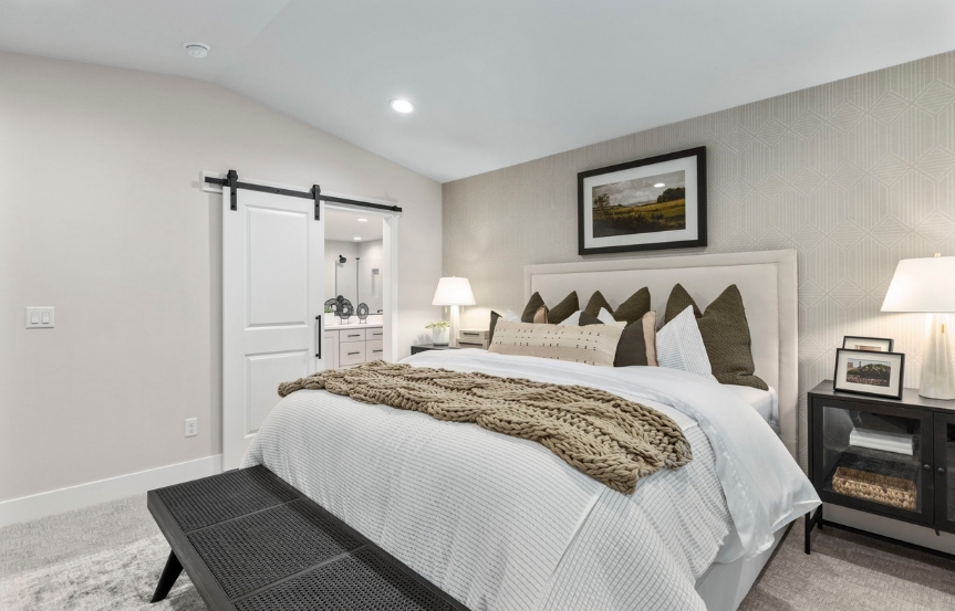 Holt-2618-primary-suite2