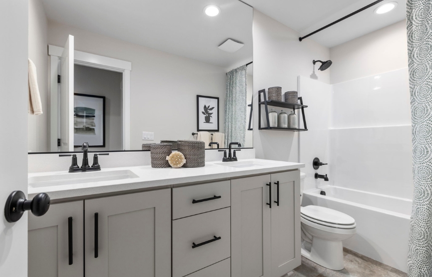 Holt-2618-secondary-bath