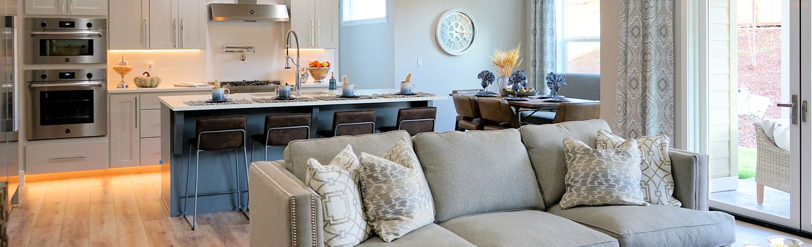 tehaleh-noffke-homes-talus-kitchen-living-room.jpg