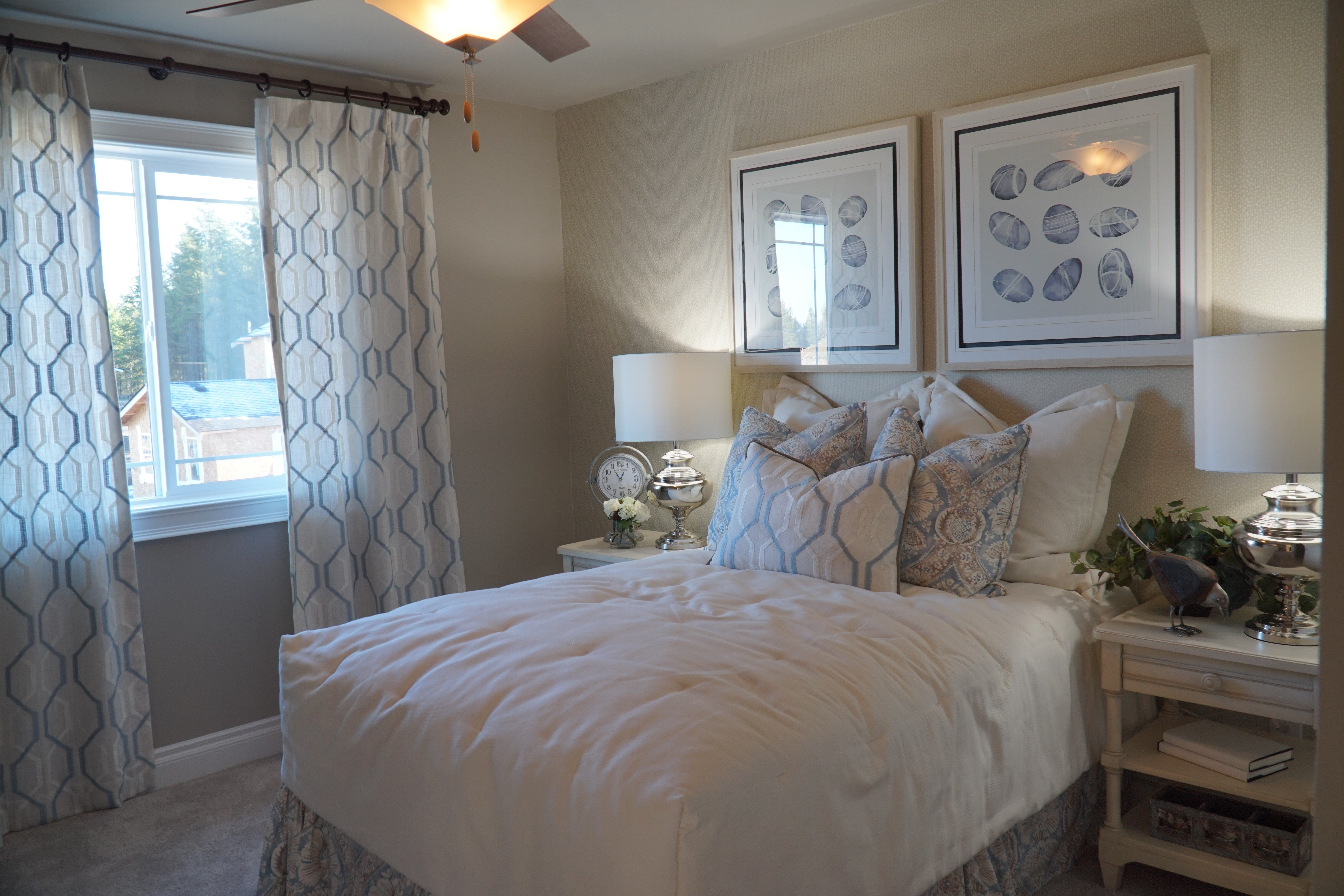 An inviting guest room