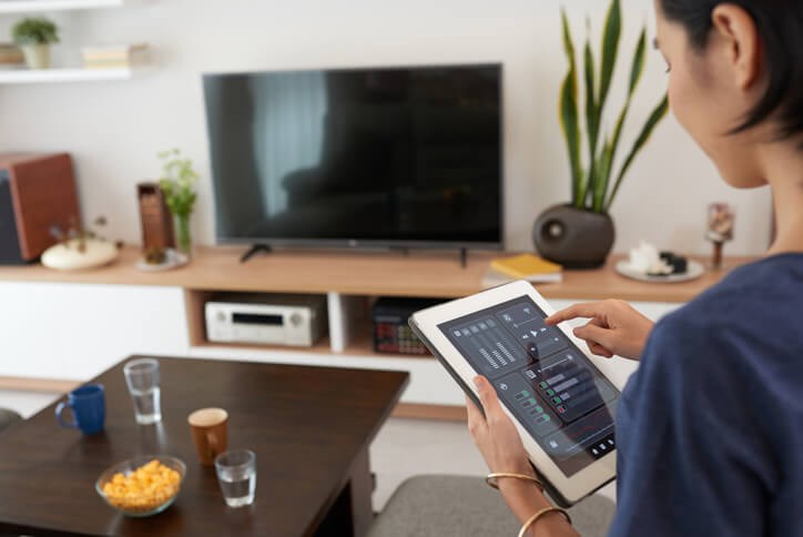 tehaleh-smart-home-tech-in-your-home.jpg