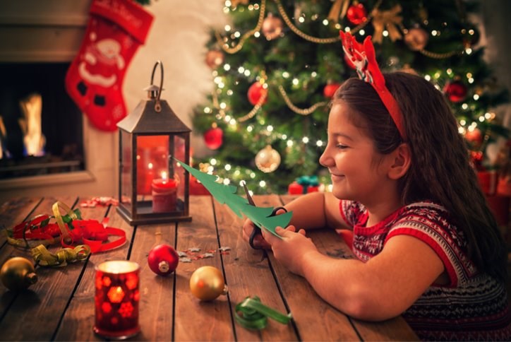 little-girl-making-christmas-card-picture-id622031248.jpg