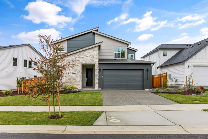Exterior shot of a Holt Home in Tehaleh, Wa.