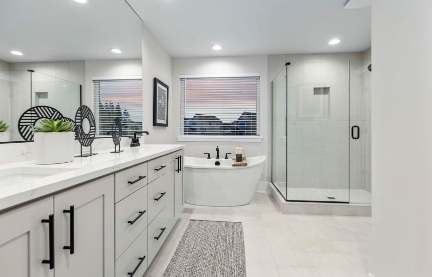 Holt-2618-primary-suite-bath